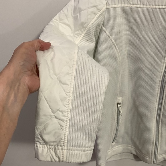 Free Country White part quilted hooded jacket, Size Medium, see measurements - Picture 5 of 7